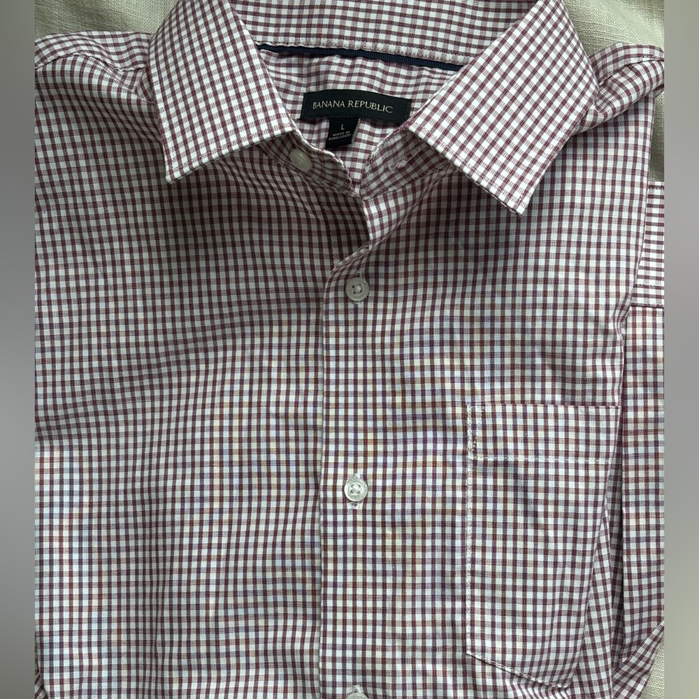 Banana Republic Red and White Button Down Shirt men’s large